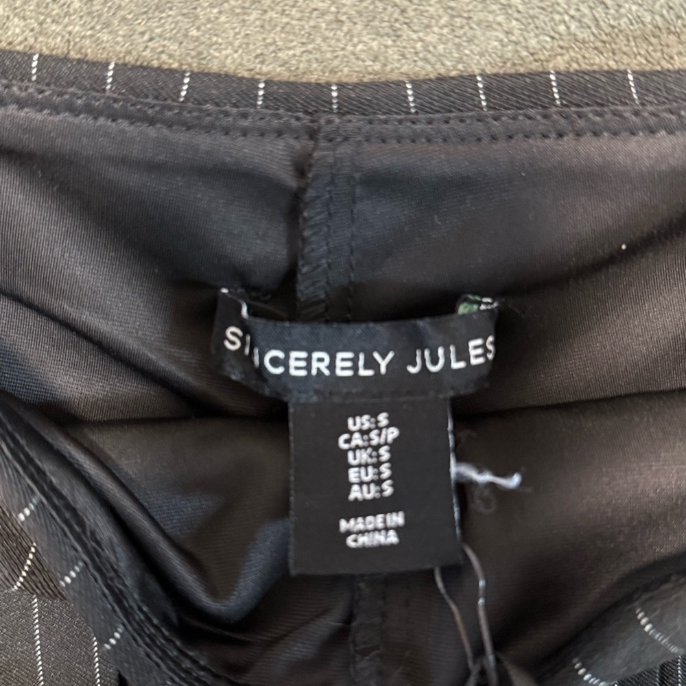 Sincerely Jules Black Pinstripe Skort - Picture 2 of 3